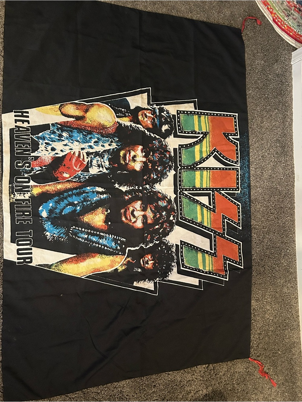 VTG 1984 Heavens on Fire tour Banner & 9 issues of Psycho Circus KISS Comics